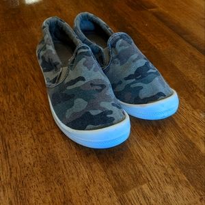 Mad love camouflage women's size 7 shoes